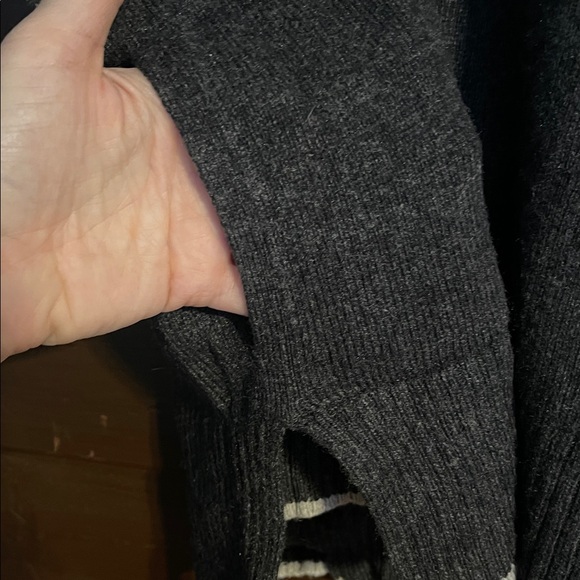 Eddie Bauer Gray and White Wool Blend Tunic Sweater with Pockets - Picture 3 of 6